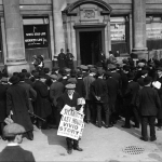 Southamptons SeaCity Museum TITANIC newsboy